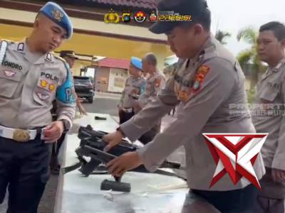 Seksi Profesi Dan Pengamanan (Si Propam) Polres Belitung Timur Melaksanakan Pengecekan Senpi