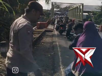 kegiatan pengamanan sholat aid