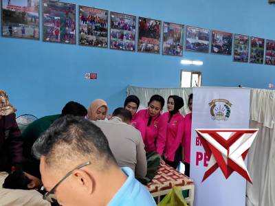 Sunatan massal di Desa Sabah Balau, Kecamatan Tanjung Bintang