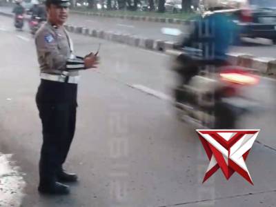 *GIAT YANMAS PAGI UNIT LANTAS POLSEK CINAMBO DI TIGA TITIK RAWAN LALIN*