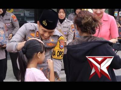 Berbagi Berkah Ramadhan, Bagikan Takjil untuk Masyarakat