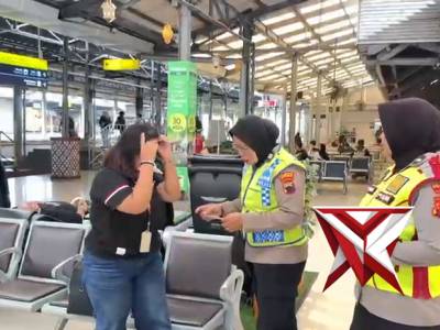 SOSIALISASI  APLIKASI SIPOLAN  OLEH PATROLI POLWAN DI STASIUN