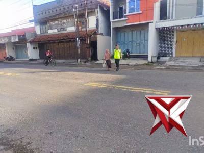 Polsek Karanganyar - PoliceTube