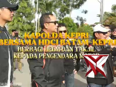 KAPOLDA KEPRI BERSAMA HDCI BATAM&ndash;KEPRI BAGIKAN HELM DAN TAKJIL KEPADA PENGENDARA MOTOR