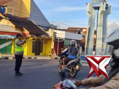 Poros pagi - PoliceTube