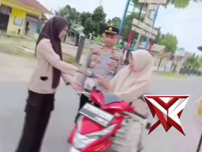 polsek belitang ll melaksanakan bagi takjil bersama mahasiswa