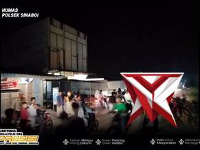 patroli dan pengamanan pawai obor dalam rangka hari raya idul fitri oleh polsek siinaboi