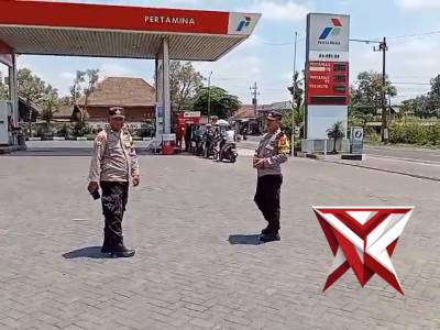 Unit Patroli Polsek Turen Kab Malang Pantau Situasi Kamtibmas di Area SPBU Desa' Talangsuko Turen.