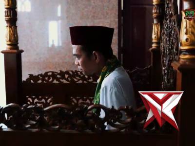 Menjemput Kemuliaan dalam Pengabdian: Momen Khusyuk Kapolda Sumsel & UAS di Masjid Assa&rsquo;adah - PoliceTube
