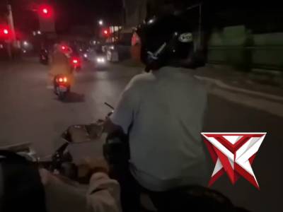 Aksi Sigap Personil Polres Tegal Kota bantu pengendar yang kehabisan bensin