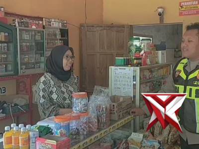 BERIKAN HIMBAUHAN KAMTIBMAS PETUGAS PATROLI KEPADA PEGAWAI TOKO