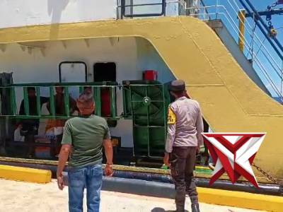 Pengamanan embarkasi & debarkasi polsek wetar