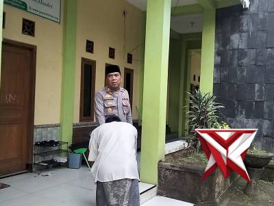 Pemberian bantuan sembako Polsek Singosari