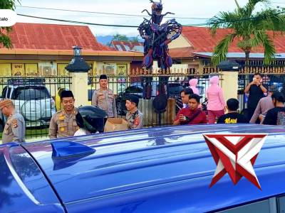 Sentuhan Kasih Polri, Aktivis, Media dan Bhayangkari , Bersatu Berbagi Kebahagiaan Kepada Pengendara