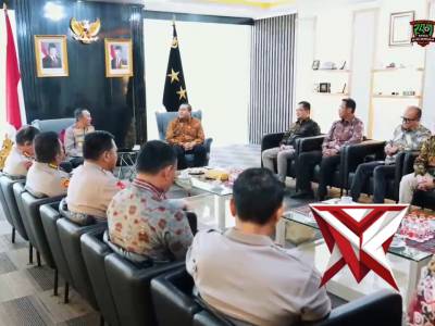 Kapolda Sumatera Selatan Irjen Pol Dr. Sandi Nugroho menerima audiensi jajaran pimpinan PLN UID S2JB