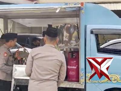 Polsek Nalumsari Bagikan Takjil, Hangatkan Suasana Ramadhan di Perbatasan Jepara-Kudus.