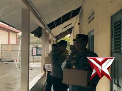 Sat Binmas Polresta Banyumas bagikan takjil untuk buka puasa