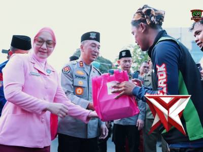 Siaga di Jalur Mudik: Kapolda Sumsel Tinjau Pospam dan Berbagi Berkah Takjil