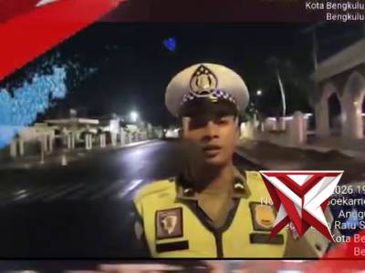 *Patroli Blue Light Satlantas Polresta Bengkulu Amankan Arus Lalu Lintas Sholat Isya dan Tarawih*
