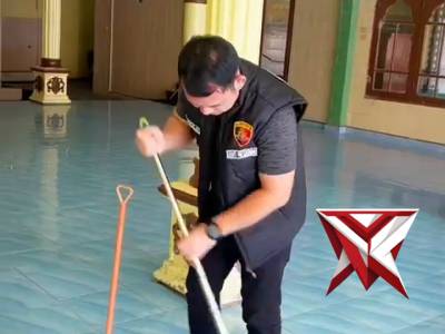 43. Pembersihan di masjid