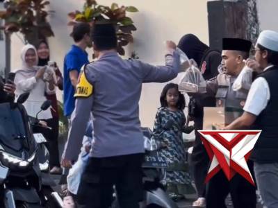 Unit Reskrim Polsek Parang Polres Magetan Polda Jawa Timur Berbagi Takjil