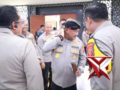 Mbah Con, Bicara KUR Biar AKUR...