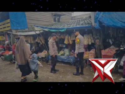 Guna Memberikan Rasa Aman dan Nyaman, Polsek Bayung Lencir Melaksanakan Patroli Jalan Kaki