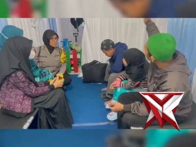 Respon Cepat Polres Ngawi Bantu Motor Terbakar