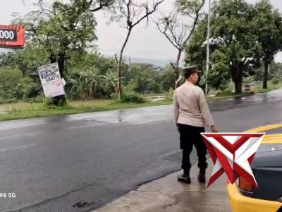 Patroli Pantau jalur utama Simp 3 Tameng Desa Padi, Kec. Gondang.