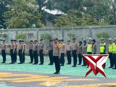 PEMBERIAN PARCEL HARI RAYA IDUL FITRI KEPADA PERSONIL POLRES ROKAN HULU