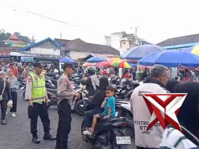 Antisipasi gangguan Kamtibmas, Anggota Polsek Plaosan melaksanakan Patrolli dan pengamanan Pasar