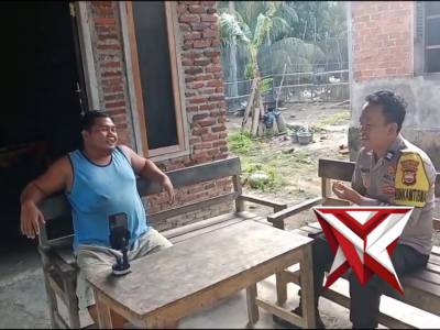 Bhabinkamtibmas Aiptu Adi Wijaya melaksanakan sambang