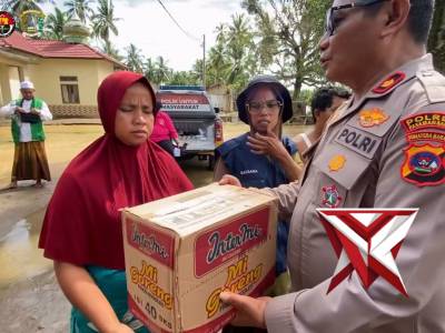 Salurkan Bantuan Sembako (Beras) dari Bulog Sibolga,