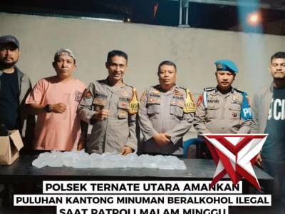 POLSEK TERNATE UTARA AMANKAN

PULUHAN KANTONG MINUMAN BERALKOHOL ILEGAL SAAT PATROLI MALAM MINGGU
