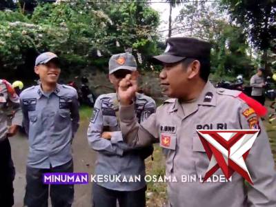 Keseruan personil polsek cimenyan bersama pak linmas ?