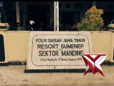 Polsek Manding Berbagi Takjil