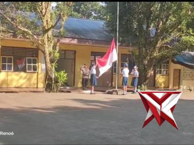 Bhabinkamtibmas Polsek Kendahe Irup dalam Upacara Bendera