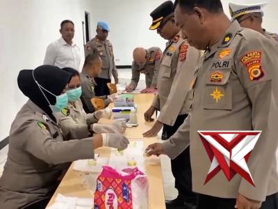 PEMERIKSAAN  URINE PERWIRA POLRESTA P. AMBON & P. P LEASE