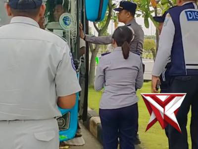 Sat Lantas Polres Ngawi giat Ramp Check dan pemeriksaan kesehatan sopir bus serta angkutan umum