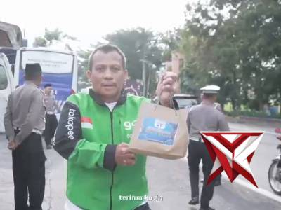 BERBAGI TAKJIL ON THE STREET POLRES PROBOLINGGO