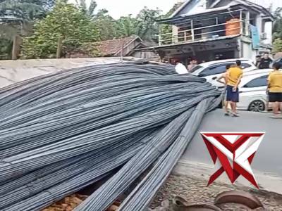 Patuhi petunjuk atau perkembangan informasi lalulintas demi kenyamanan bersama