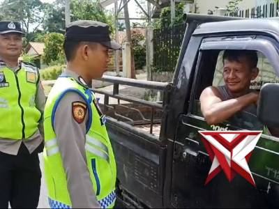 HIMBAUAN DARI PENGENDARA R.4 UTK SELALU MENGUTAMAKAN KESELAMATAN DALAM BERKENDARA.