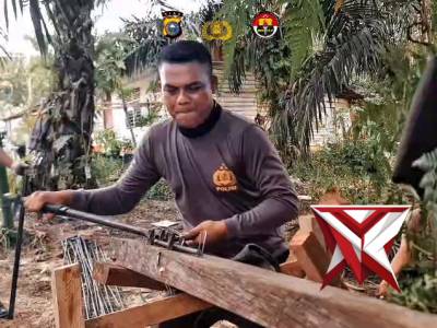 Progres Pembangunan Jembatan Presisi Polri Hari ke-3 di Kelurahan Sorek Satu Kampung Melati