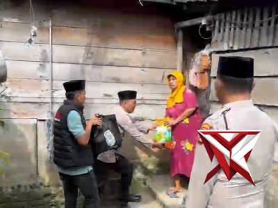 Polri Peduli, Jumat Berkah Berbagi