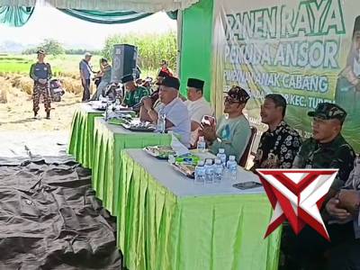 Bersama Muspika Kec Turen Kapolsek Turen Polres Malang Menghadiri Panen Raya
