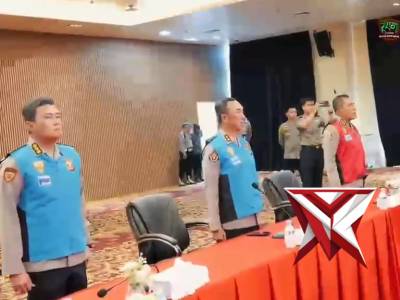 Kapolda Sumsel memimpin upacara pengambilan sumpah dan penandatanganan pakta integritas