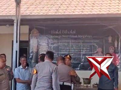Polsek Margahayu mengadakan kegiatan Halal Bi Halal dalam suasana penuh keakraban dan kekeluargaan. - PoliceTube