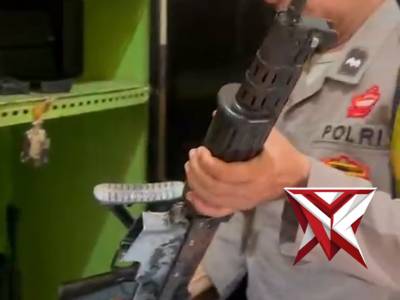 Giat cek dan kontrol Senpi inventaris Gudang Senjata di Polsek Babat Supat?. - PoliceTube