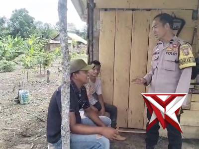Kunjungan bhabinkamtibmas kepada warga binaan yang melaksanakan bangunan rumah - PoliceTube