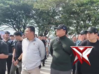 Gladi sispamkota - PoliceTube